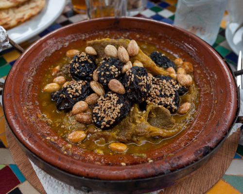 Tajine d'Agneau aux Pruneaux et Amandes